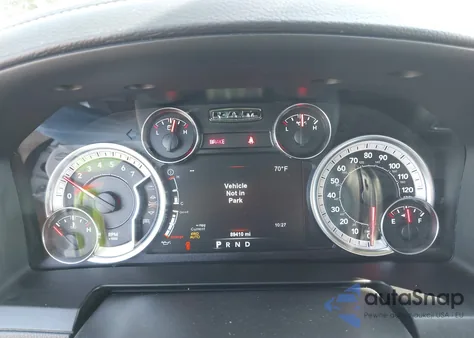 2018 Ram 1500 Laramie z USA, uszkodzony, nr VIN 1C6RR7NT0JS131161